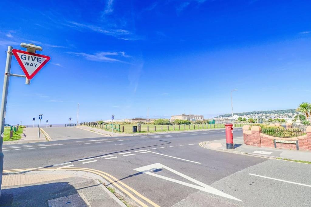 Clifton Sands Holiday home